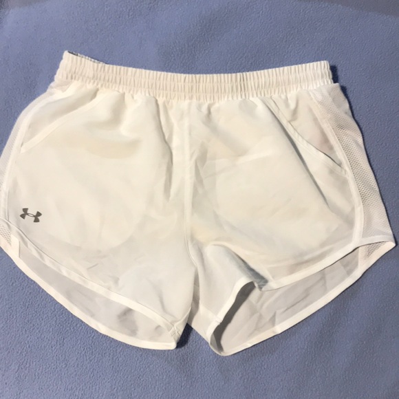Under Armour Pants - Under Armour Women’s Fly-By Shorts Size S